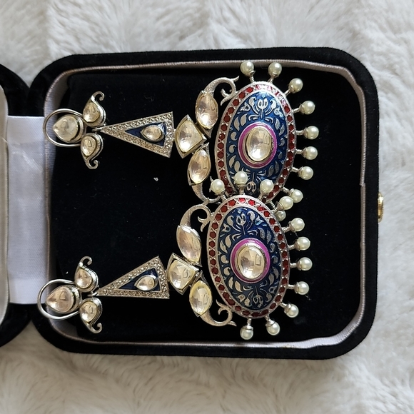 Stunning Pure Silver Earrings - Picture 3 of 6